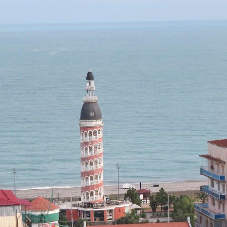Real Palace 18 Pirosmani Apartment Batumi Bagian luar foto